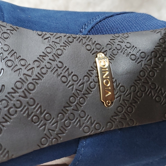 Vionic Bianca Suede Tort Buckle Heeled Sandals in Dark Blue - Picture 13 of 14